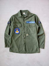 Load image into Gallery viewer, 1970's U.S Army OG-107 Patched Shirt - S