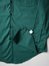 Load image into Gallery viewer, 1970s Van Heusen Dress Shirt - M