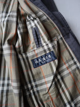 Load image into Gallery viewer, 1990s Burberrys' Trench Coat - L