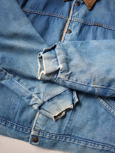 Load image into Gallery viewer, 1970s Wrangler Lined Denim Jacket with Corduroy Collar - L
