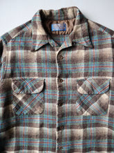 Load image into Gallery viewer, 1970s Pendleton Plaid Loop Collar Board Shirt - M