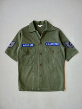 Load image into Gallery viewer, 1960s U.S Army OG-107 Short Sleeve Fatigue Shirt - XS