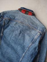 Load image into Gallery viewer, 1980s Made in USA Levi's Flannel Lined Denim Jacket - XS