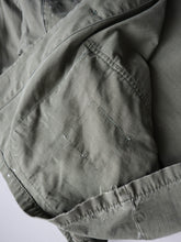 Load image into Gallery viewer, 1960s Distressed U.S Army Jungle Jacket - M
