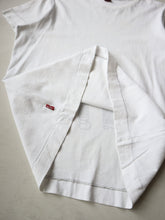 Load image into Gallery viewer, 2000s Levi's T-Shirt - S