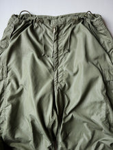 Load image into Gallery viewer, 1950s U.S Army M-51 Shell Field Trousers - 32"-42"

