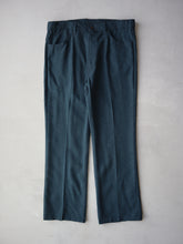 Load image into Gallery viewer, Levi&#39;s 517 Bootcut Pants - 38&quot;
