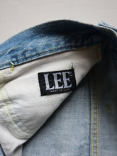 Load image into Gallery viewer, 1970s Distressed Lee Denim Flares - 30"
