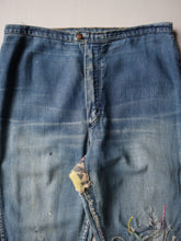Load image into Gallery viewer, 1970s Thrashed &amp; Patched Wrangler Misses Bootcut Jeans - 30"
