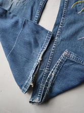 Load image into Gallery viewer, 1970s Thrashed &amp; Patched Wrangler Misses Bootcut Jeans - 30"
