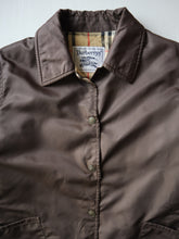Load image into Gallery viewer, Burberrys&#39; Lightweight Windbreaker Jacket - M
