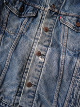 Load image into Gallery viewer, 1980s Levi's Blanket Lined Denim Jacket - M
