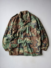 Load image into Gallery viewer, 1980s U.S Army M-65 Camo Field Jacket - M

