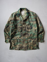 Load image into Gallery viewer, 1970&#39;s USMC Stencilled Camo Ripstop Field Shirt - S
