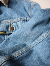 Load image into Gallery viewer, 1990s Lee Plaid Lined Denim Jacket - M
