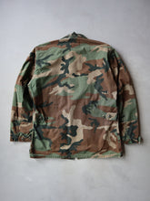 Load image into Gallery viewer, 1980s U.S Army Ripstop Camo Field Shirt - S

