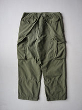 Load image into Gallery viewer, 1990s Canadian Army Combat Pants - 34"
