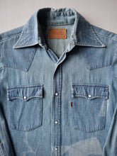 Load image into Gallery viewer, 1970s Faded Levi&#39;s Orange Tab Chambray Shirt - S
