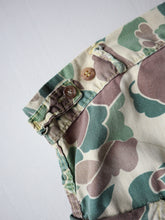 Load image into Gallery viewer, 1970s Duck Camo Cargo Pants - 33"
