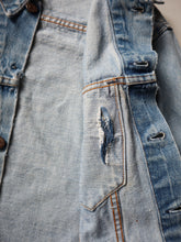 Load image into Gallery viewer, 1970&#39;s Thrashed Made in USA Levi&#39;s Denim Jacket - M
