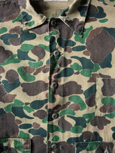 Load image into Gallery viewer, 1970s Distressed Ranger Lightweight Duck Camo Hunting Jacket - XL
