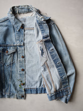 Load image into Gallery viewer, 1970&#39;s Thrashed Made in USA Levi&#39;s Denim Jacket - M
