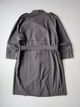 Load image into Gallery viewer, 1990s Burberrys' Trench Coat - L
