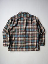 Load image into Gallery viewer, 1970s Pendleton Plaid Loop Collar Board Shirt - M
