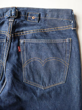 Load image into Gallery viewer, 2000s Levi's LVC 1937 501 Selvedge Jeans - 33"
