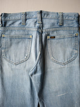Load image into Gallery viewer, 1970s Distressed Lee Denim Flares - 30"
