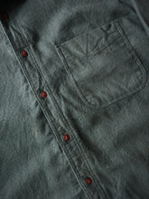 Load image into Gallery viewer, 1990&#39;s Woolrich Chamois Shirt - M
