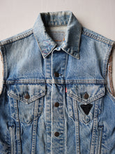 Load image into Gallery viewer, 1990s Levi's Biker Vest with Triumph Pin - XS
