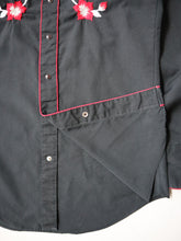 Load image into Gallery viewer, 1970s Chute Embroidered Floral Western Shirt - XXS
