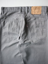Load image into Gallery viewer, 1990s Levi's 519 Californian Twill Pants - 30"
