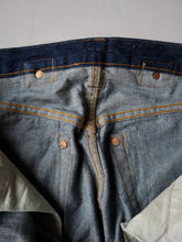 Load image into Gallery viewer, 2000s Levi's LVC 1937 501 Selvedge Jeans - 33"
