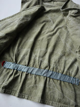 Load image into Gallery viewer, 1980s Stonewashed Hunting Vest - M
