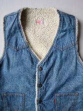 Load image into Gallery viewer, 1970s Levi's Sherpa Lined Denim Vest - S/M
