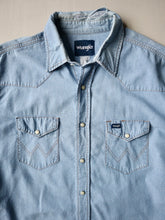 Load image into Gallery viewer, 1990s Distressed Wrangler Chambray Shirt - M
