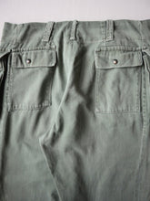 Load image into Gallery viewer, 1960s Military Cargo Pants - 35"
