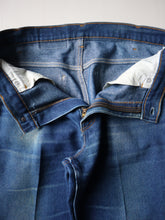 Load image into Gallery viewer, 1980s Made in USA Levi's 509 Jeans - 33"
