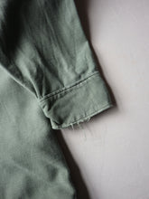 Load image into Gallery viewer, 1960s U.S Army OG-107 Fatigue Shirt - S
