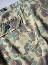 Load image into Gallery viewer, 1970s Distressed Lightweight Duck Camo Fatigues - 33"
