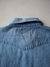 Load image into Gallery viewer, 1990&#39;s Distressed Wrangler Pearl Snap Chambray Shirt - 3XL
