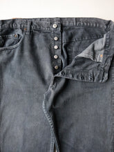 Load image into Gallery viewer, 1990s Made in USA Levi's 501 Jeans - 37"
