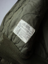 Load image into Gallery viewer, 1970s U.S Army Cold Weather CVC Tanker Jacket - L
