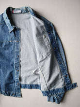 Load image into Gallery viewer, 2000s Levi's Engineered Denim Jacket - M

