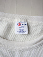 Load image into Gallery viewer, 1990s Waffle Thermal Long Sleeve - M/L
