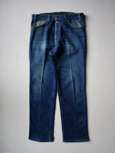 Load image into Gallery viewer, 1980s Made in USA Levi's 509 Jeans - 33"

