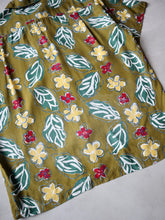 Load image into Gallery viewer, Scoop Boys Hawaiian Loop Collar Shirt - L
