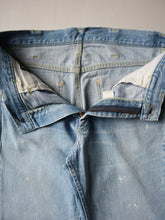 Load image into Gallery viewer, 1970s Distressed Lee Denim Flares - 30"
